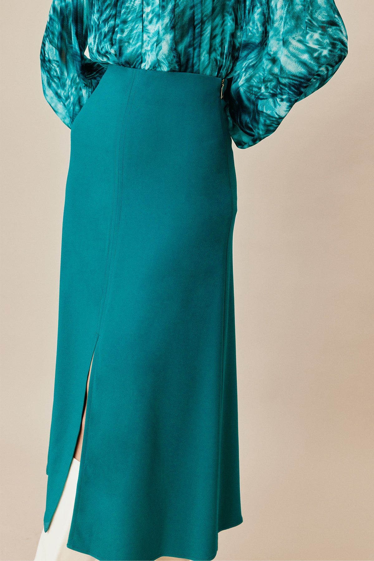 Eternal Note Structured Skirt